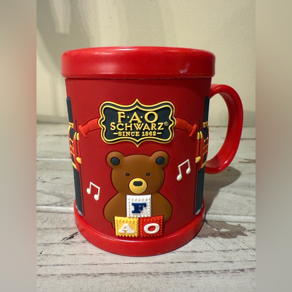 FAO Schwarz New York Teddy Bear Toy Soldier Keyboard Mug Galerie Rubber 3D